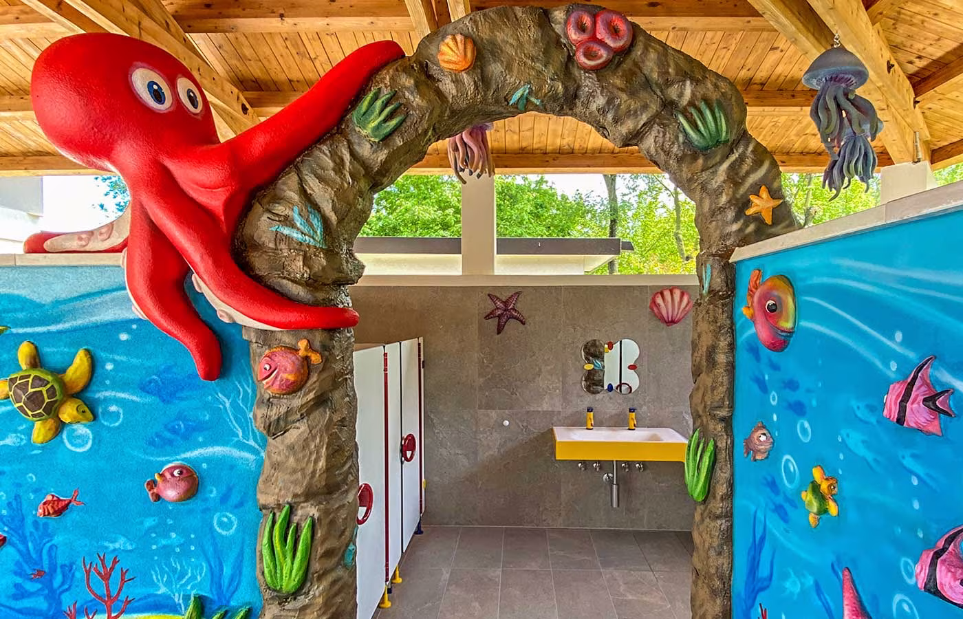 Realizzazione Bagni a Tema per Campeggi e Resort