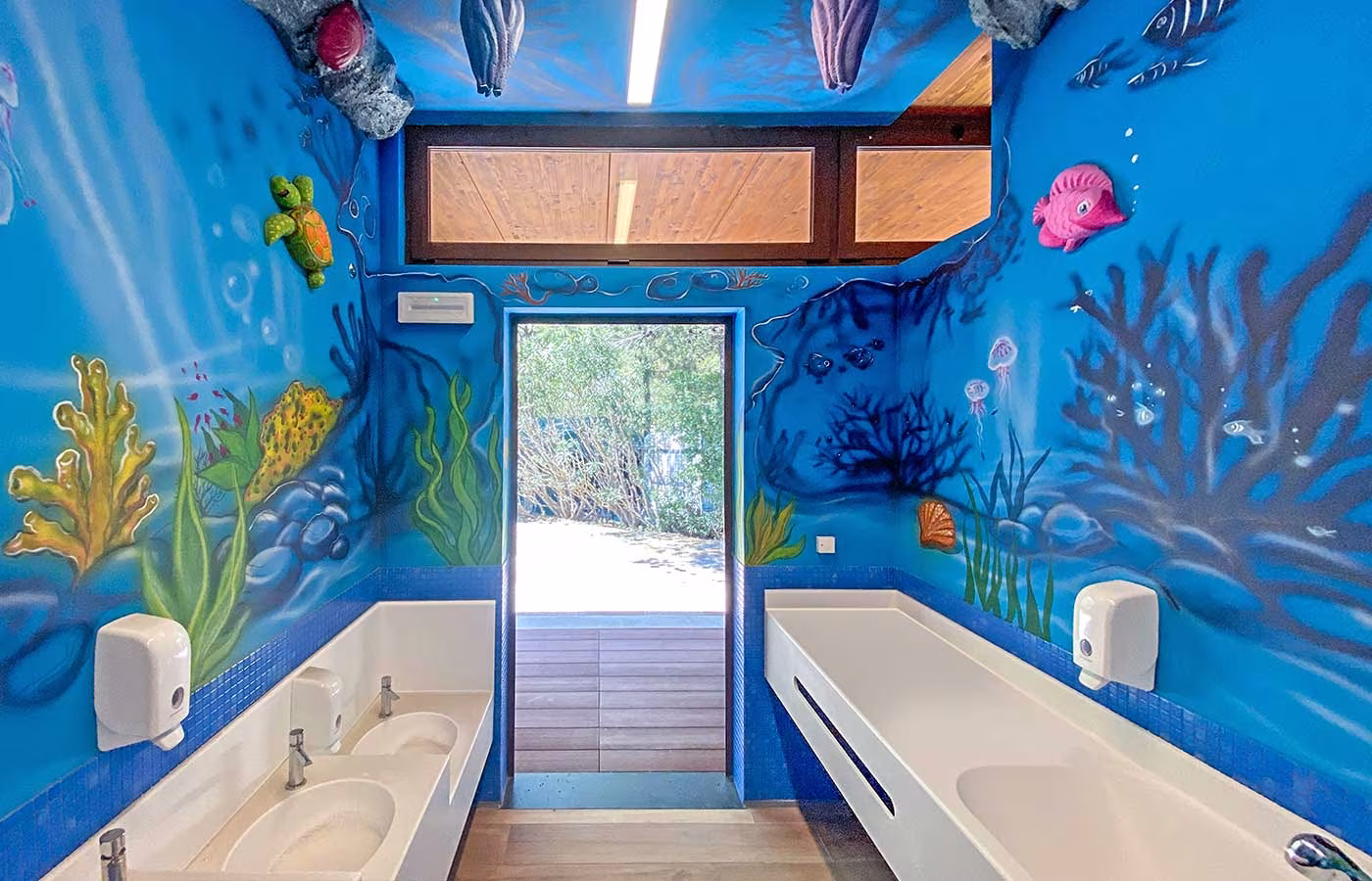 Realizzazione Bagni a Tema per Campeggi e Resort
