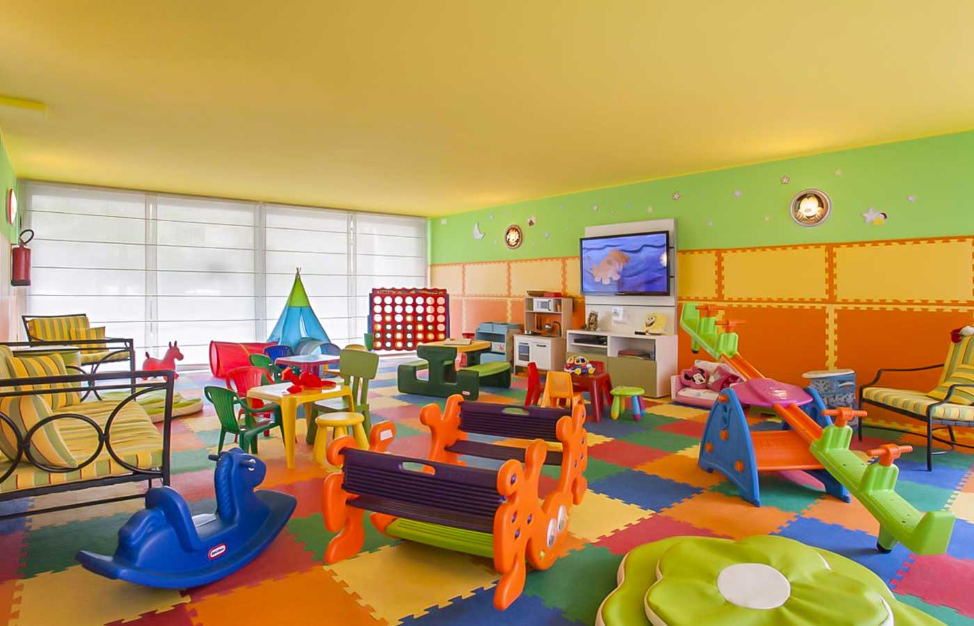 Restyling Stanza Giochi per Hotel e Residence - Prima